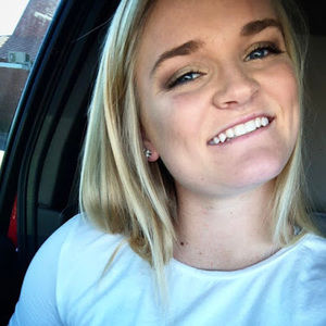 Meet your Posher, Lauren